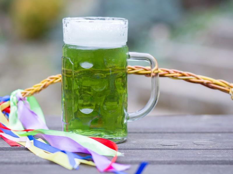 Zelené pivo na zelený čtvrtek